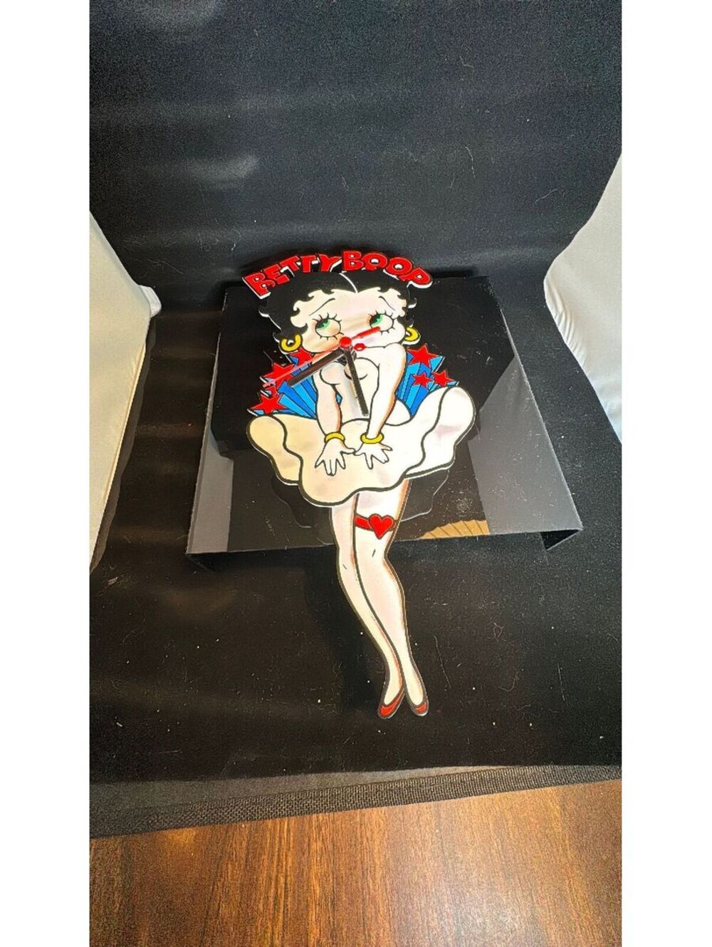 VINTAGE 1996 BETTY BOOP PENDULUM QUARTZ WALL CLOCK w/ LEGS MOVEMENT BY ATA-BOY!